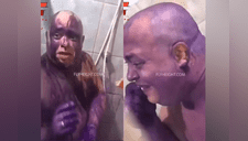 Amigos se vengan y embarran con "tinta líquida" a hombre desnudo en la ducha [VIDEO] 