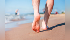 Cuidado: ¡Las personas con diabetes no deben caminar descalzas en la playa! 