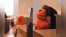 Universitario asistió a clases disfrazado de Garfield y su profesora dijo que lo aprobaría de por vida [VIDEO]