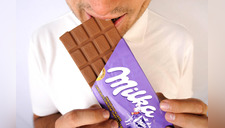 Fábrica busca empleados que prueben diferentes tipos de chocolates
