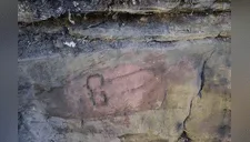Arqueólogos encontraron la figura de un pene tallado en un muro hace 1800 años [FOTOS]