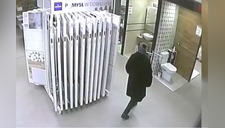 Mujer utilizó inodoro de exhibición en tienda sin saber que era grabada [VIDEO]