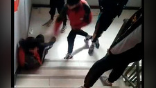 Graban a escolar siendo golpeado y pateado por sus compañeros [VIDEO]
