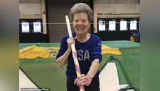 Anciana ganaría concurso de atletismo al ser la única competidora [VIDEO]