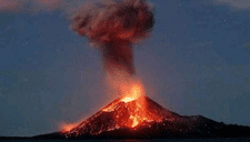 Volcán Krakatoa hace erupción en Indonesia (VIDEO)