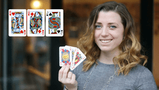 Jugadora reemplaza al rey, la reina y jota de la baraja clásica de naipes por cartas neutras