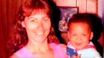 Ella adoptó a un niño que nadie quería, 27 años después recibe la mejor sorpresa de su vida