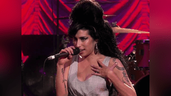 En pleno almuerzo pre-Grammy transmitieron el tráiler del documental de Amy Winehouse.