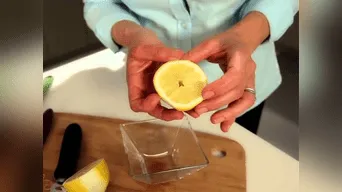 Te mostramos cómo exprimir todo el jugo de un limón.