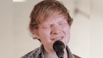 Mira una de las peores presentaciones de Ed Sheeran interpretando Think Out Loud, canción que lleva 14 semanas posicionada en el Top 10 del Billboard Hot 100.