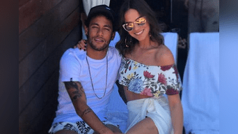 Neymar se luce muy enamorado. 