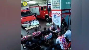 Bomberos croatas veían por televisión el emocionante partido entre Croacia y Rusia