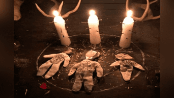 Brujas y fanáticos de espiritismo transmitieron en vivo ritual de magia negra donde maldicen a Donald Trump y otros políticos