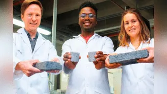 Estudiantes de Sudáfrica crearon los primeros bio ladrillos hechos a base de orina humana