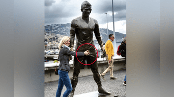 Estatua de Cristiano Ronaldo atrae la picardía de mujeres tras presumir “enorme” bulto.