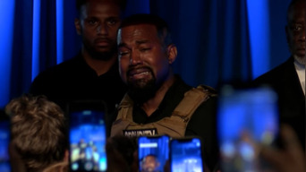 "Casi mato a mi propia hija": Kanye West llora desconsoladamente durante su primer mitin de campaña electoral (VIDEO)