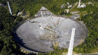El radiotelescopio de Arecibo colapsó la mañana del 1 de diciembre de 2020, entristeciendo a la comunidad científica mundial./Fuente: Getty Images.