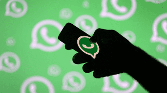 WhatsApp ha dado marcha atrás momentánea y promete explicar mejor los cambios de su plataforma para evitar que más desinformación sobre estas sea difundida por Internet./Fuente: Reuters.