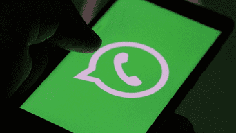WhatsApp fue duramente golpeada por la migración masiva de usuarios a sus principales competidores como Signal y Telegram, producto de la pobre explicación de sus cambios a los usuarios./Fuente: Getty Images.