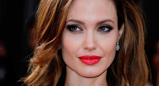  Revelan fotos inéditas de Angelina Jolie cuando tenía 15 años