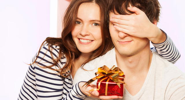 ¿Cómo sorprender a un hombre? 10 regalos perfectos para tu pareja