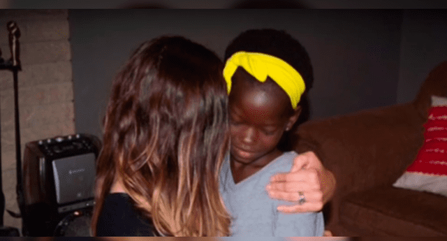 Fue adoptada en Uganda, pero ella tenía madre y hermanos.