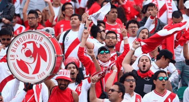 Miles de hinchas peruanos entonaron con emoción el emblemático tema "Contigo Perú" en Rusia 2018