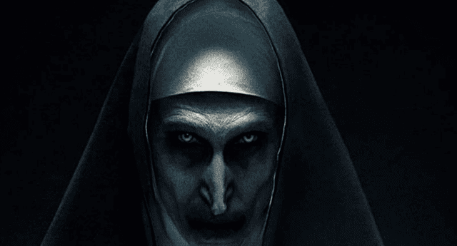 Bonnie Aarons es la actriz que da vida a la terrorífica monja, en la cinta de terror del mismo nombre.