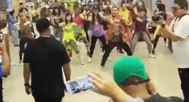 fanáticos chinos sorprendieron a Daddy Yankee en aeropuerto con 'flasmob' de "Dura"