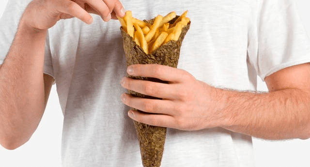 Diseñadores crearon novedoso empaque biodegradable para papas fritas. 