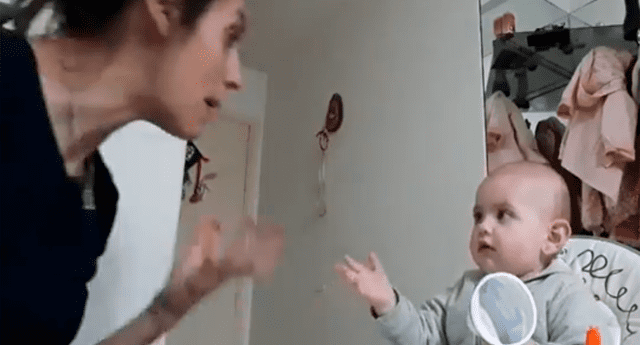 Peculiar "discusión" entre madre y su bebé desató miles de risas en las redes