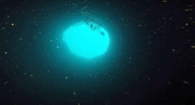 Científicos explorarán un misterioso agujero azul de más de 125 metros de profundidad (FOTOS)