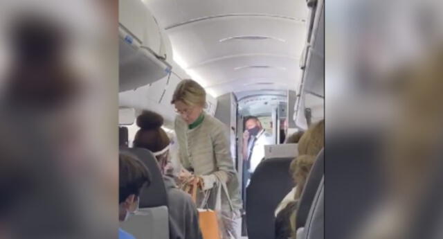 Mujer que se negó a usar mascarilla fue expulsada entre aplausos de un avión (VIDEO)