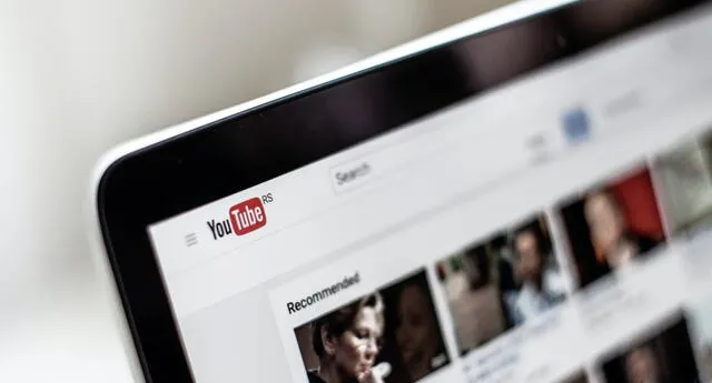YouTube retirará una de las funciones para creadores de contenido y usuarios con problemas auditivos. | Fuente: Unsplash.
