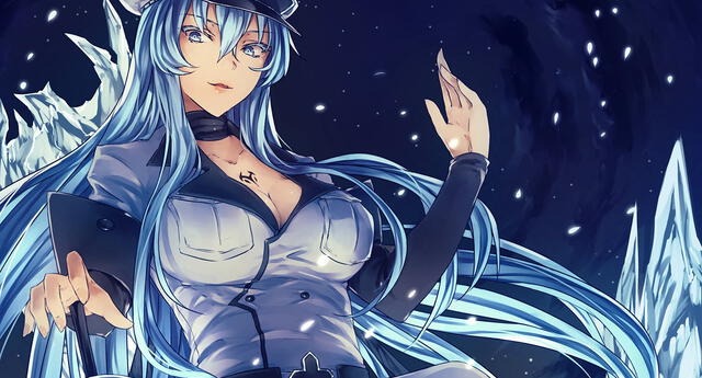 Una fan cautiva a fans de Akame Ga Kill con su cosplay bello de Esdeath