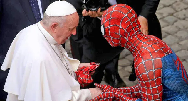 El Papa Francisco recibió la visita inesperada de Spider-Man.