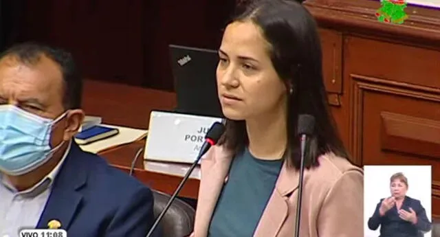 Sigrid Bazán afirma que siente 'vergüenza' por el Congreso (Foto: Congreso)