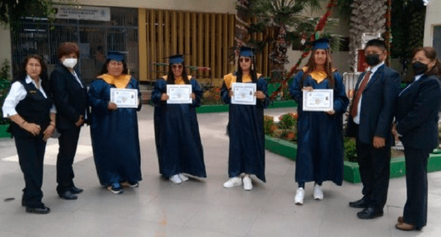 Chorrillos: mujeres lograron terminar la secundaria estando en prisión | Foto: Panamericana