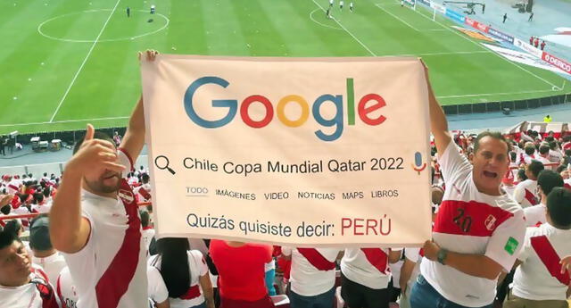 Hinchas peruanos se vuelven virales por cartel con temática de Google.